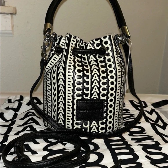 New Marc Jacobs Black and White Mini Bucket Bag. - Picture 1 of 10